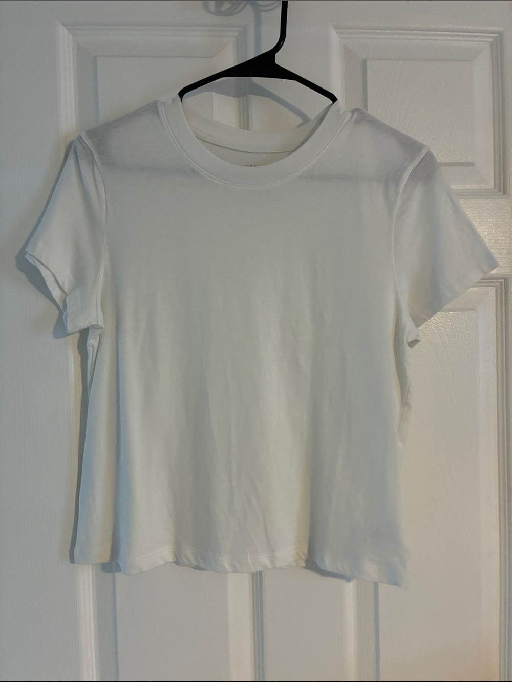 American Eagle Outfitters White Short Sleeve Crew Tee